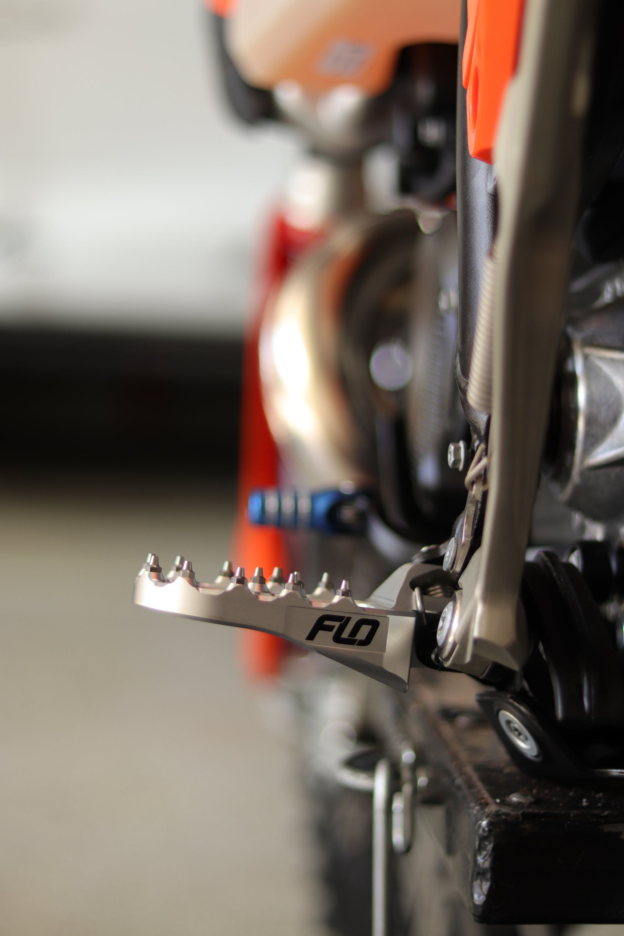 Yamaha Lowering Foot Pegs – Flo Motorsports